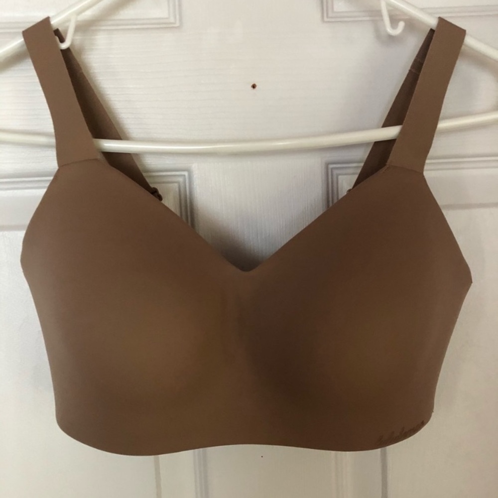 Lululemon nude bra